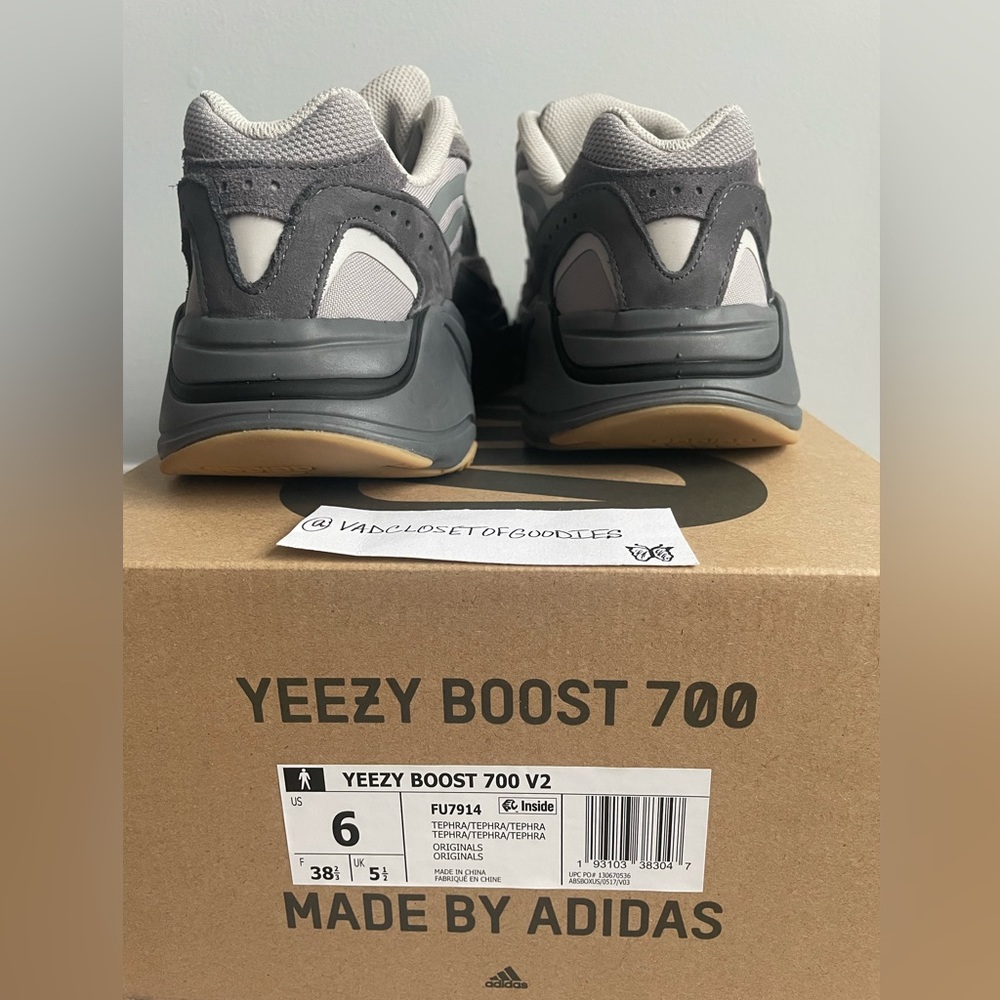 Yeezy 700 “Tephra” - Picture 11 of 15